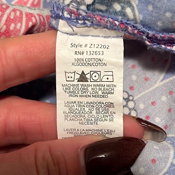 Zoe + Chloe Women's Multicolor Floral Print V-Neck Short Sleeve Scrub Top - Picture 7 of 7